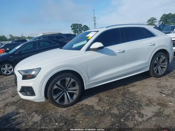 WA1CVAF14KD014557 2019 AUDI Q8 - Image 2