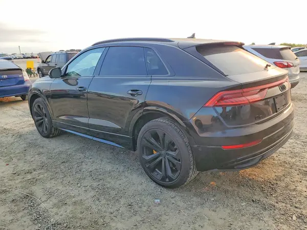 WA1CVAF14KD015059 2019 AUDI Q8 - Image 2