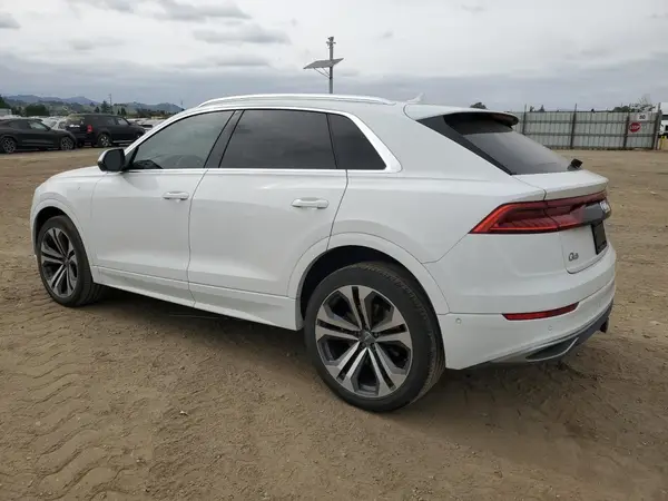 WA1CVAF14KD033769 2019 AUDI Q8 - Image 2