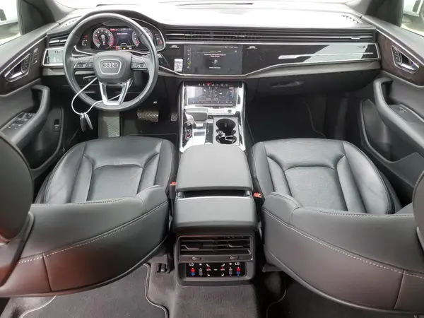 WA1CVAF14KD033769 2019 AUDI Q8 - Image 8