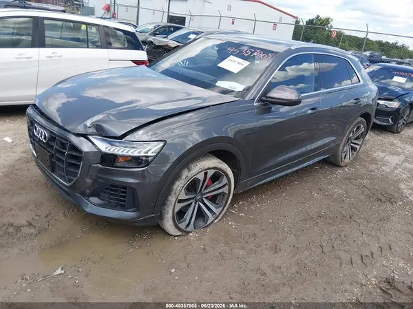 WA1CVAF14KD035571 2019 AUDI Q8 - Image 2