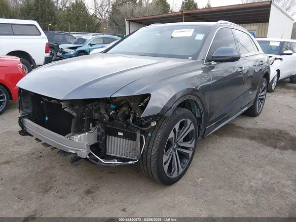 WA1CVAF17KD029215 2019 AUDI Q8 - Image 2