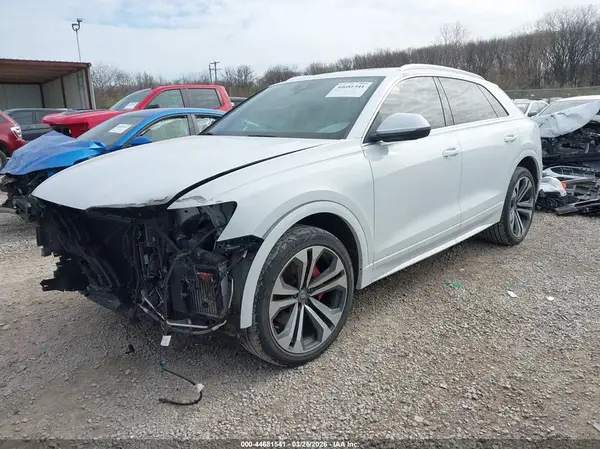 WA1CVAF17KD047553 2019 AUDI Q8 - Image 2
