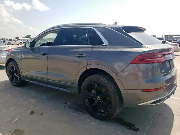 WA1CVAF18KD029594 2019 AUDI Q8 - Image 2