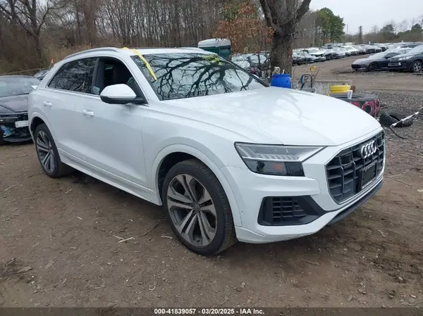 WA1CVAF19KD008236 2019 AUDI Q8 - Image 1