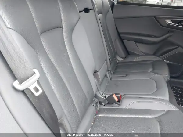 WA1CVAF19KD008236 2019 AUDI Q8 - Image 8
