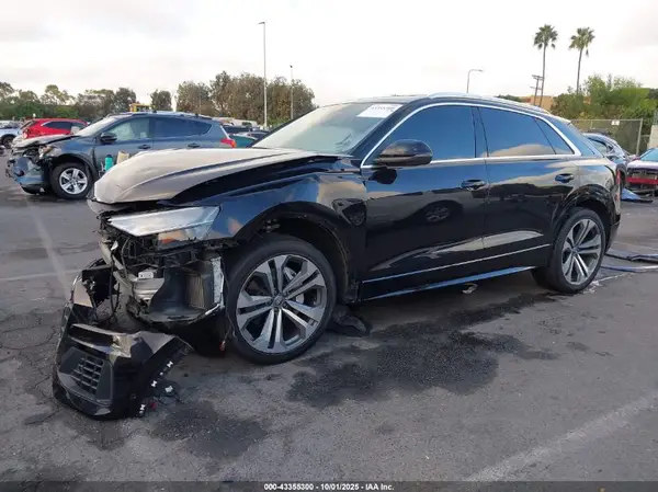 WA1CVAF19KD009127 2019 AUDI Q8 - Image 2