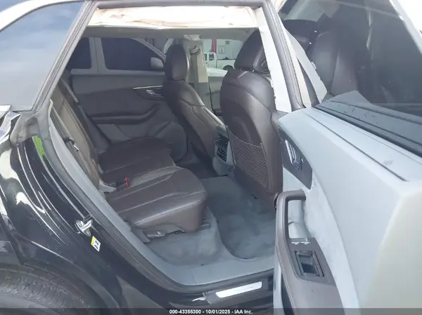 WA1CVAF19KD009127 2019 AUDI Q8 - Image 8