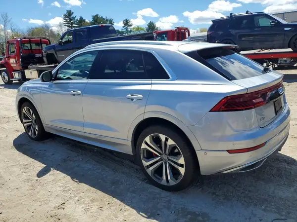 WA1CVAF19KD031337 2019 AUDI Q8 - Image 2
