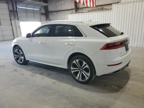 WA1CVAF19KD046386 2019 AUDI Q8 - Image 2