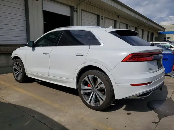 WA1CVAF1XKD015518 2019 AUDI Q8 - Image 2