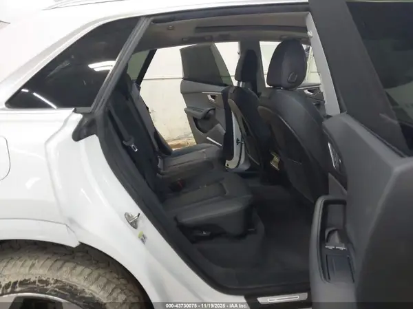 WA1CVAF1XKD015521 2019 AUDI Q8 - Image 8