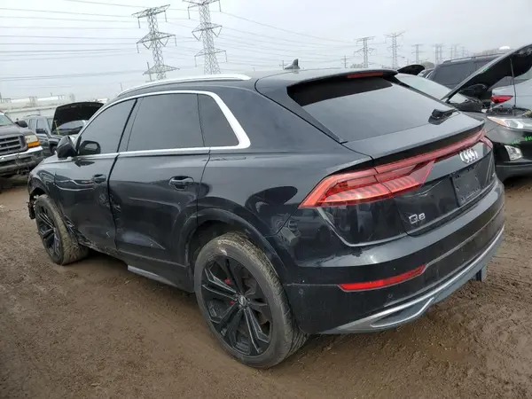 WA1CVBF10KD008812 2019 AUDI Q8 - Image 2
