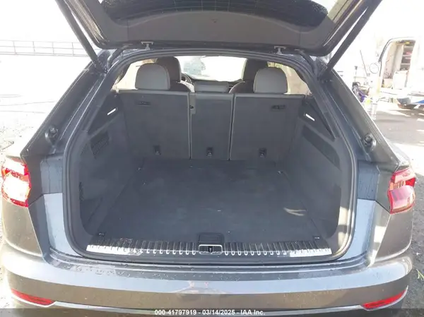 WA1CVBF11PD020118 2023 AUDI Q8 - Image 8