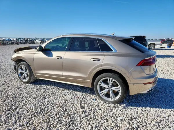 WA1CVBF12KD021240 2019 AUDI Q8 - Image 2