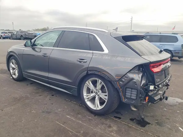 WA1CVBF17ND003756 2022 AUDI Q8 - Image 2