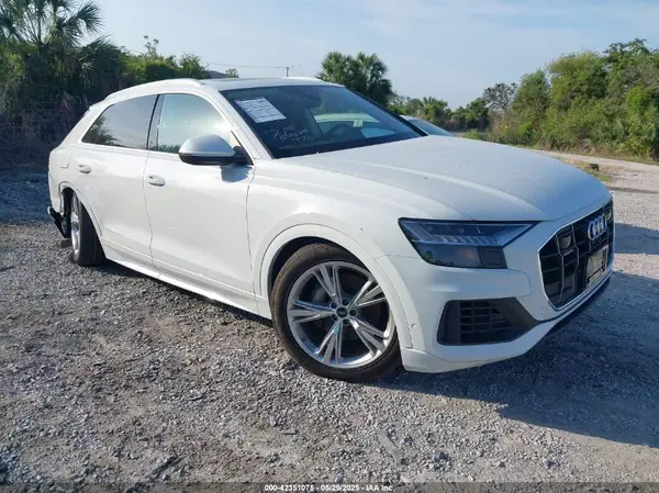 WA1CVBF18PD007608 2023 AUDI Q8 - Image 1