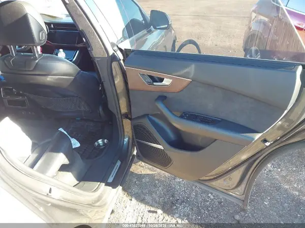 WA1CVBF19KD034955 2019 AUDI Q8 - Image 8