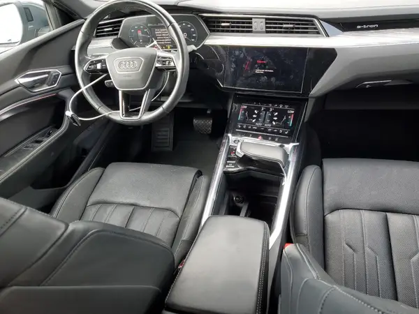 WA1DAAGE2RB012345 2024 AUDI Q8 - Image 8