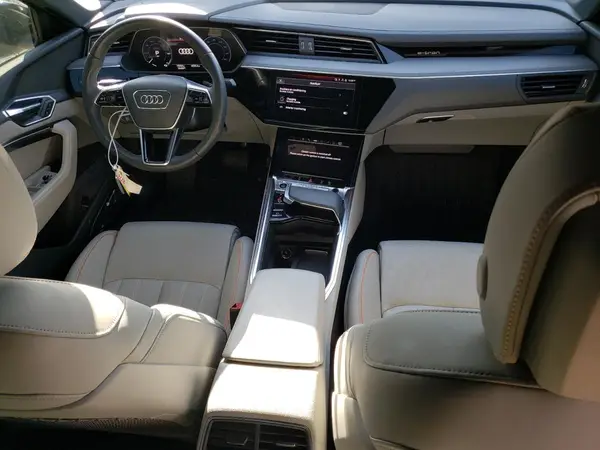 WA1DAAGE9RB025366 2024 AUDI Q8 - Image 8