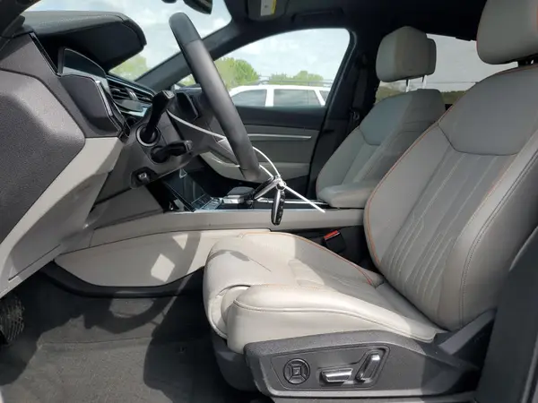 WA1DABGE7RB005395 2024 AUDI Q8 - Image 7