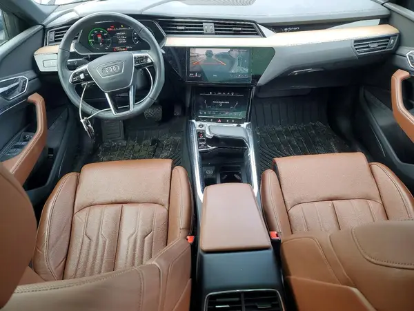 WA1DABGEXRB062108 2024 AUDI Q8 - Image 8