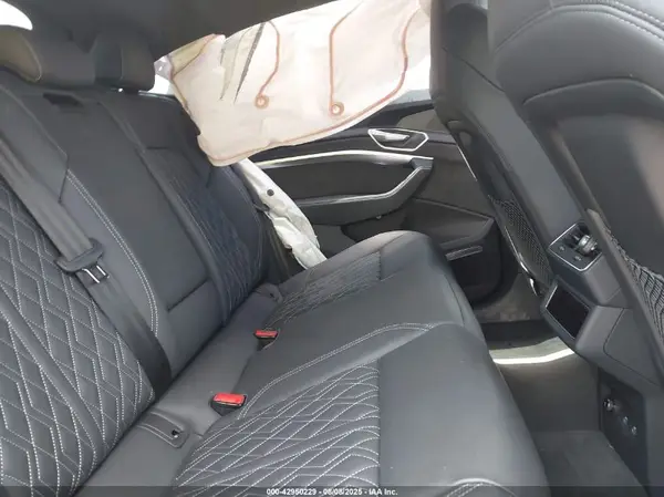 WA1DCBGE0RB039611 2024 AUDI SQ8 - Image 8