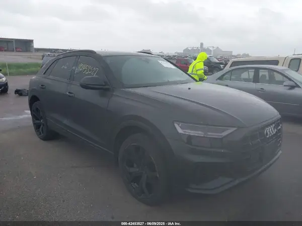 WA1DVAF19KD024487 2019 AUDI Q8 - Image 1