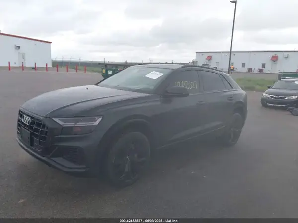 WA1DVAF19KD024487 2019 AUDI Q8 - Image 2