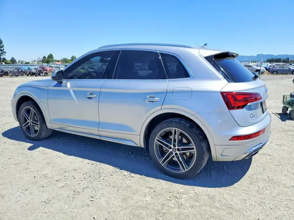 WA1E2AFY0M2062490 2021 AUDI Q5 - Image 2