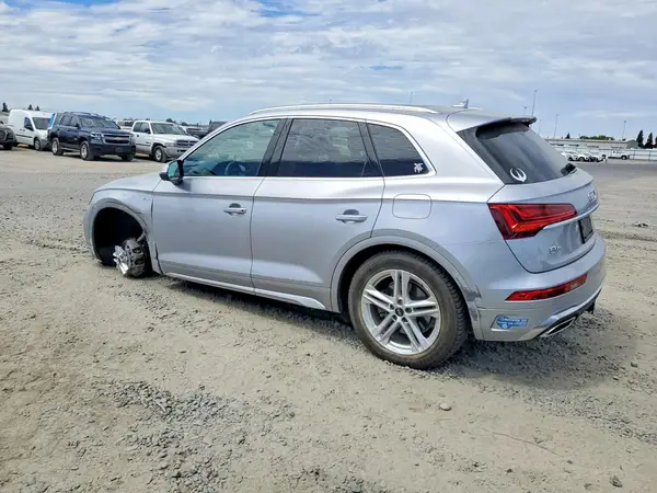 WA1E2AFY0M2089107 2021 AUDI Q5 - Image 2