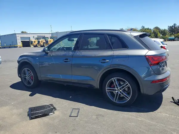 WA1E2AFY0R2078678 2024 AUDI Q5 - Image 2