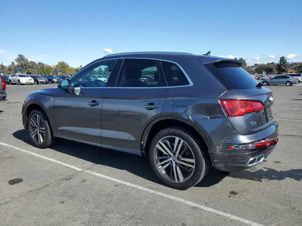 WA1E2AFY1L2070287 2020 AUDI Q5 - Image 2