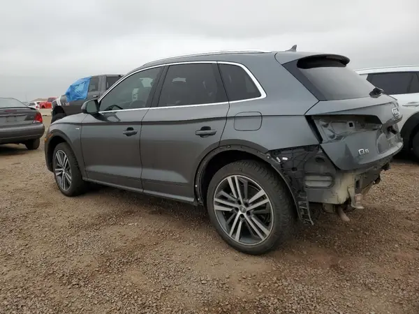 WA1E2AFY1L2071116 2020 AUDI Q5 - Image 2