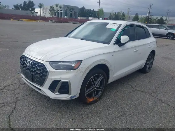 WA1E2AFY1M2088449 2021 AUDI Q5 - Image 2