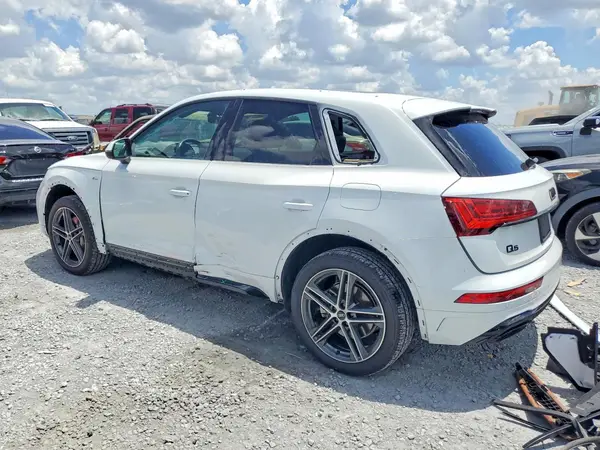 WA1E2AFY1P2067945 2023 AUDI Q5 - Image 2
