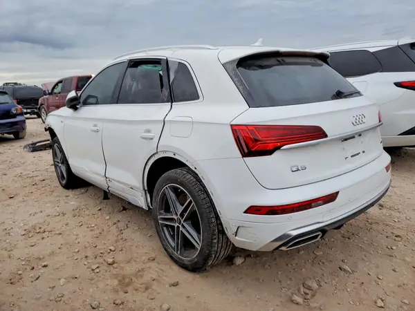 WA1E2AFY1S2014798 2025 AUDI Q5 - Image 2