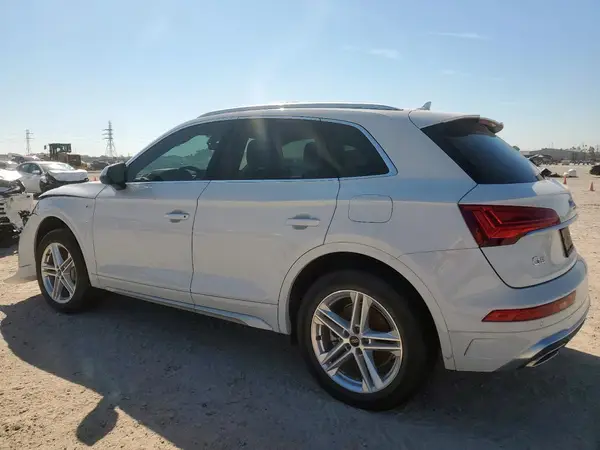 WA1E2AFY1S2029172 2025 AUDI Q5 - Image 2