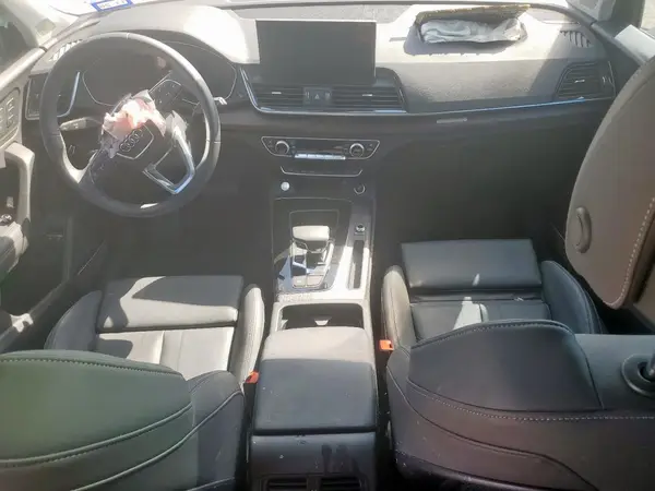 WA1E2AFY1S2029172 2025 AUDI Q5 - Image 8