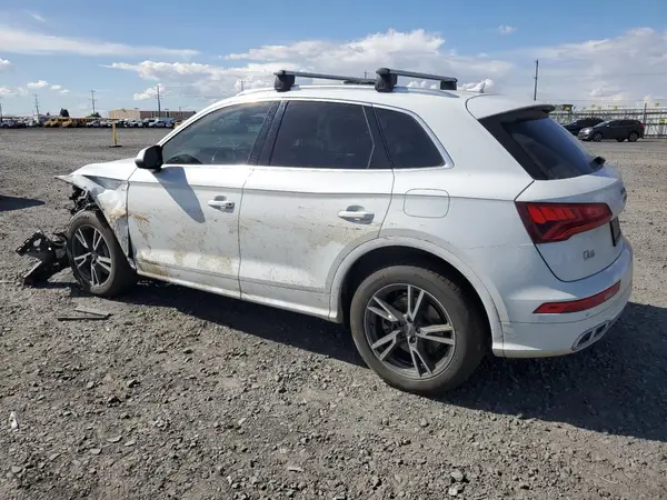 WA1E2AFY2L2067494 2020 AUDI Q5 - Image 2
