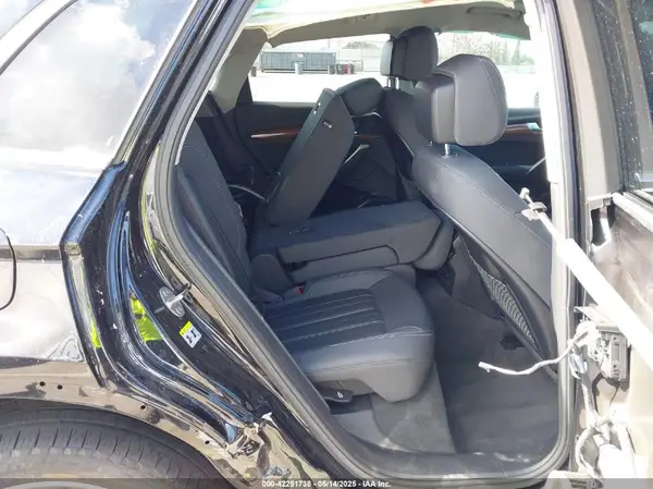 WA1E2AFY2M2045125 2021 AUDI Q5 - Image 8