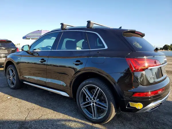 WA1E2AFY2M2136539 2021 AUDI Q5 - Image 2