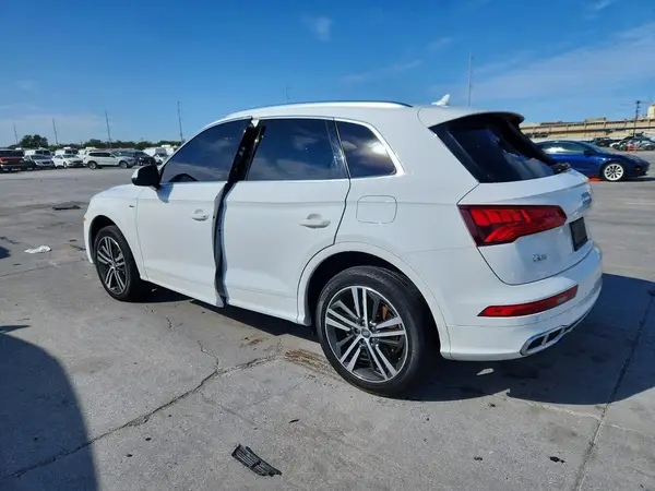 WA1E2AFY3L2044757 2020 AUDI Q5 - Image 2
