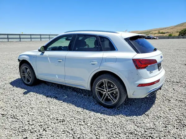 WA1E2AFY3M2125436 2021 AUDI Q5 - Image 2
