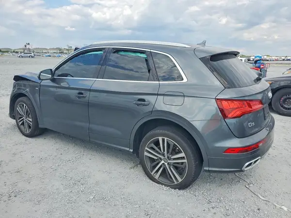 WA1E2AFY4L2045898 2020 AUDI Q5 - Image 2