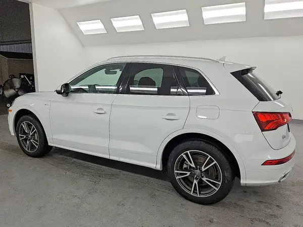 WA1E2AFY4L2059459 2020 AUDI Q5 - Image 2