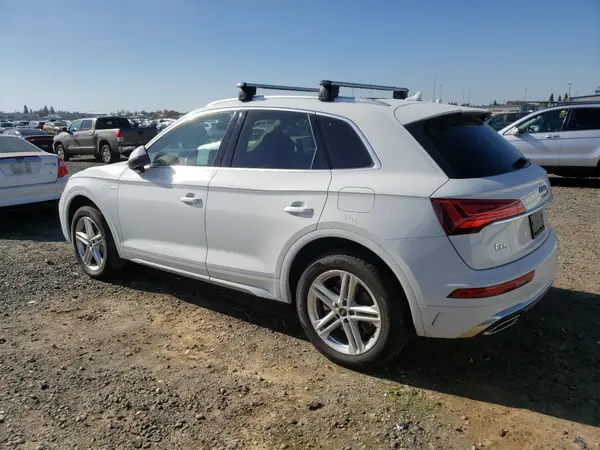 WA1E2AFY4M2071371 2021 AUDI Q5 - Image 2