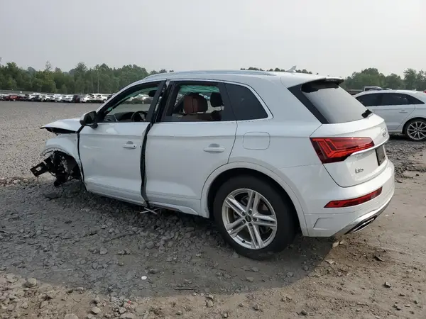 WA1E2AFY4M2136056 2021 AUDI Q5 - Image 2