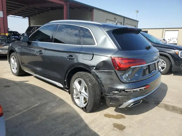 WA1E2AFY4N2053759 2022 AUDI Q5 - Image 2