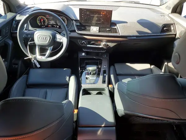WA1E2AFY4S2024516 2025 AUDI Q5 - Image 8
